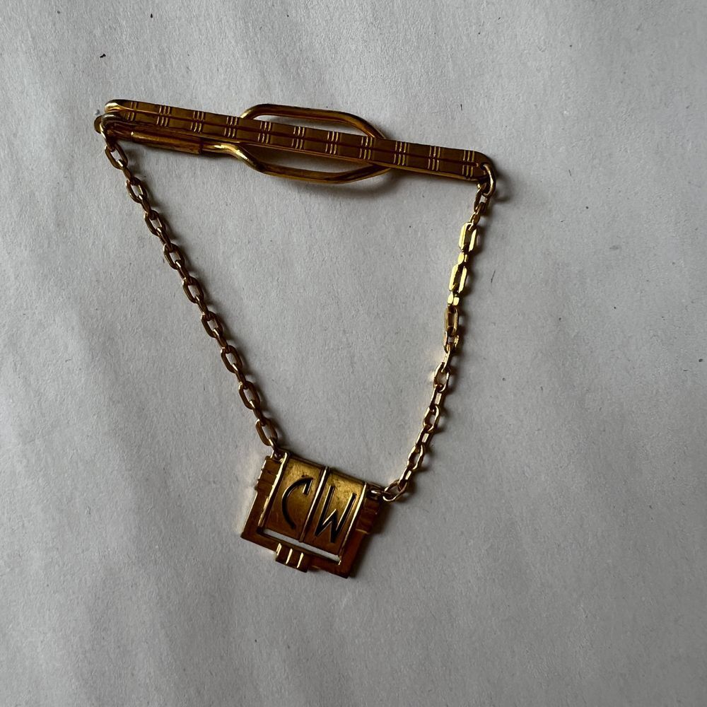 Hickok Vintage Tie Clip Bar Initial CW Gold Tone Chain Retro Mens Jewelry